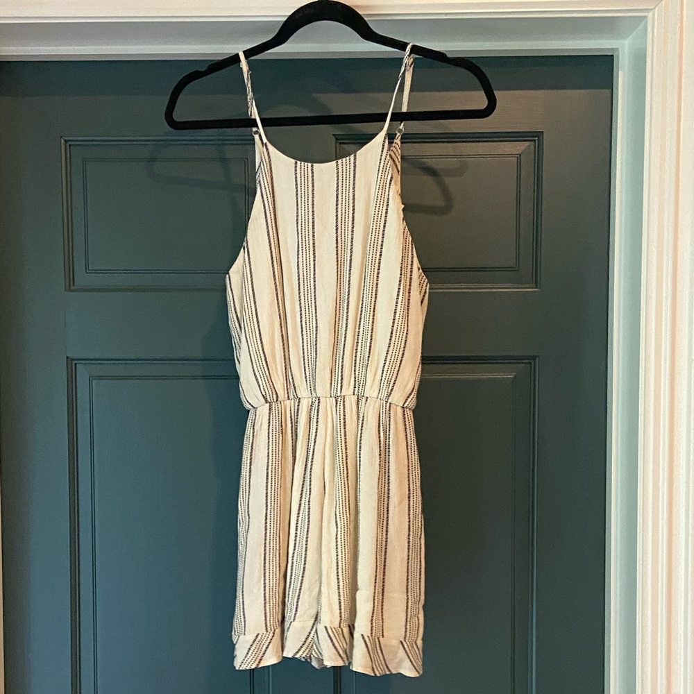 Romper from the brand Everly, size S.